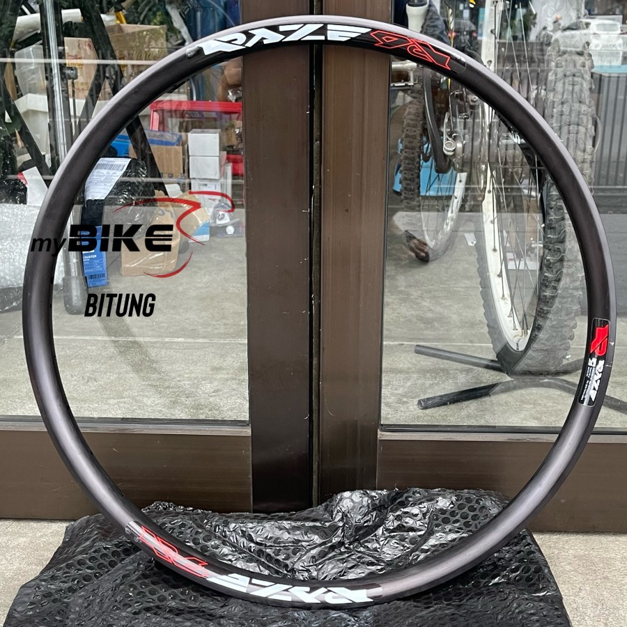 Raze R6 rim velg 26 inch Alloy 32H AV valve - Black