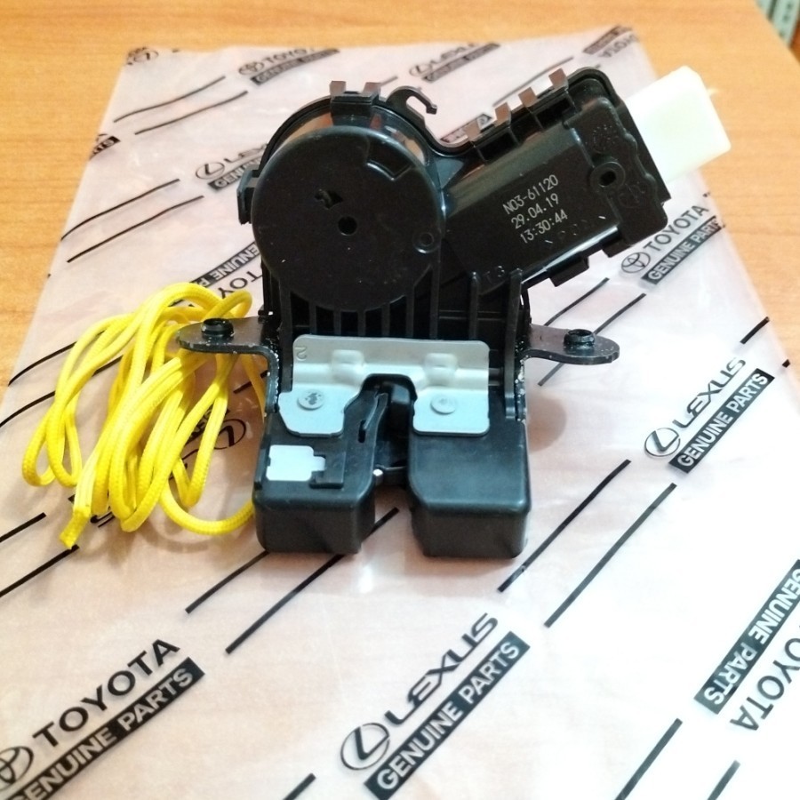 Doorlock Bagasi Pintu Belakang Avanza Xenia 69350-BZ200 Toyota Ori