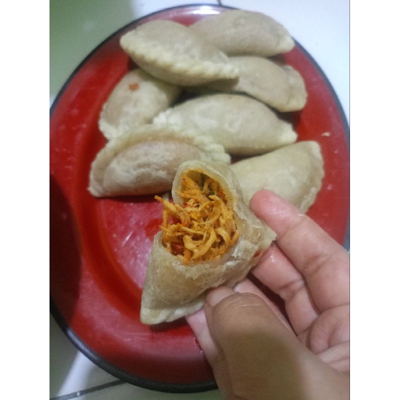 

Cireng isi ayam suwir pedas