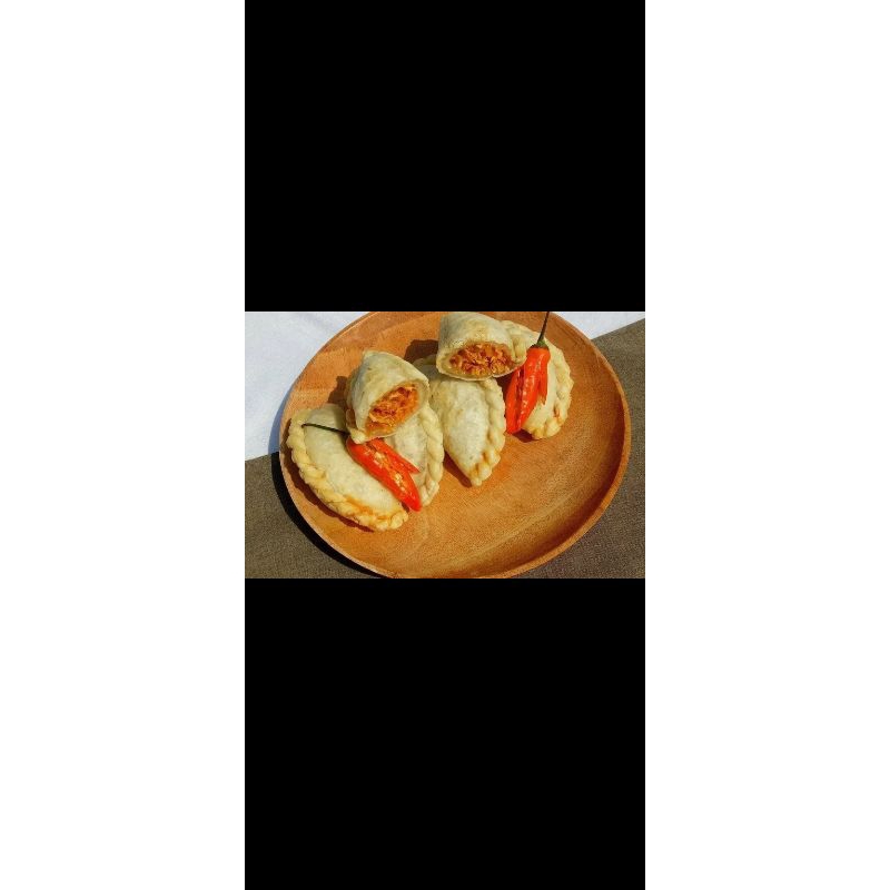 

CIRENG AYAM SUWIR PEDAS ISI 10 PCS