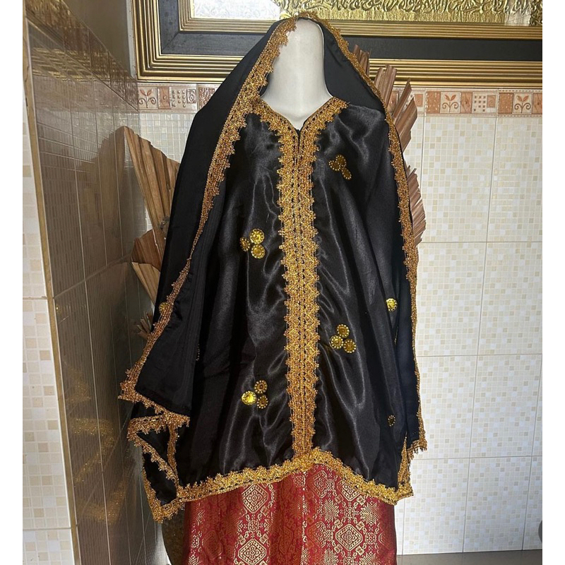 1 Set Baju Adat Sumbawa (Lamung Pene)