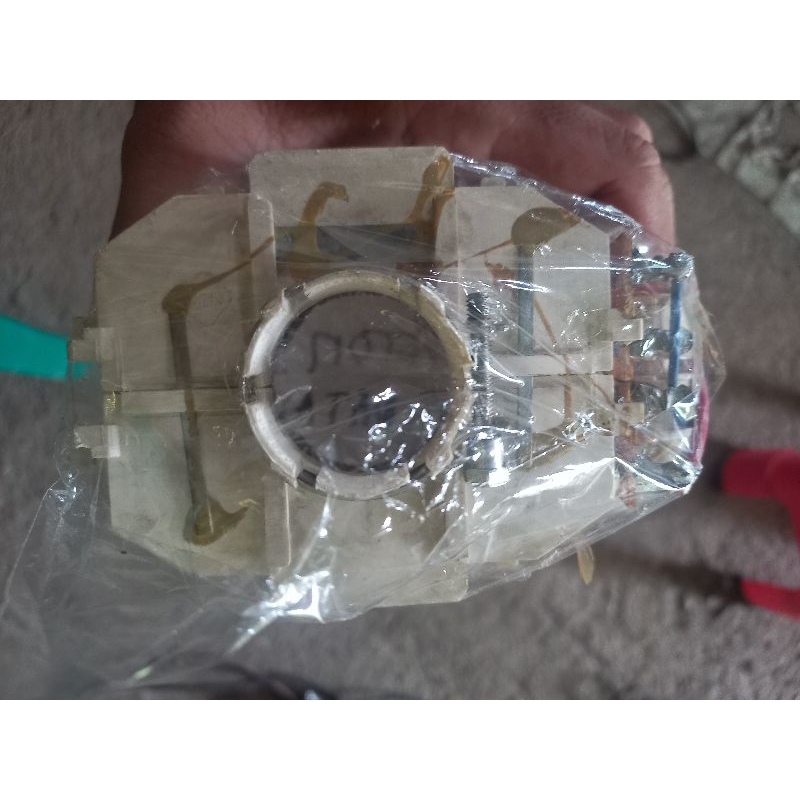 yoke POLYTRON original 21 inchi flat