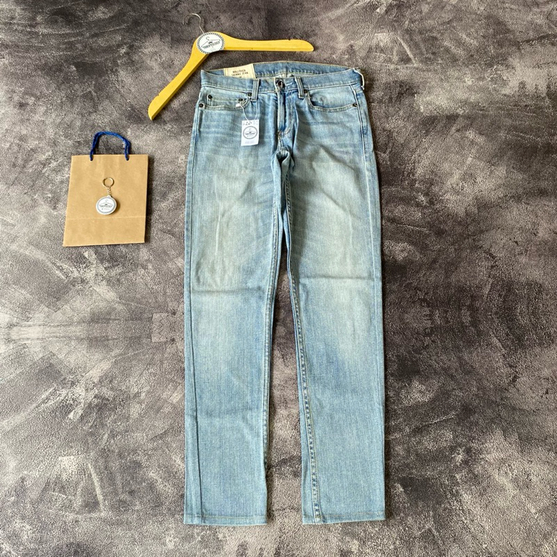 CELANA HOLLISTER (kode c622)