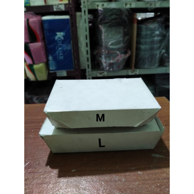 

PAPPER BOX POLOS/MOTIF UKURAN M DAN L