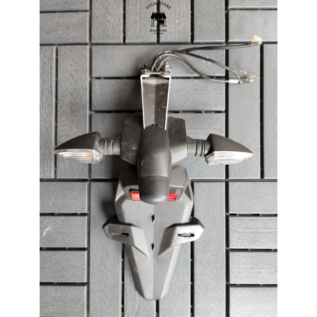 Spakbor Belakang Motor Yamaha Xabre