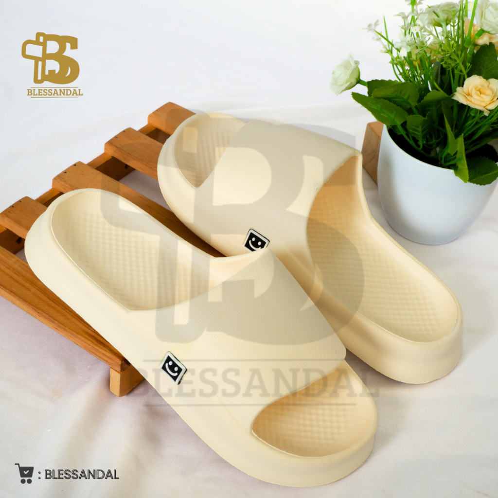PROMO TERBARU SANDAL SLOP PRIA WANITA/SANDAL SLOP KARET EVA SANDAL SLOP POLOS SMILE