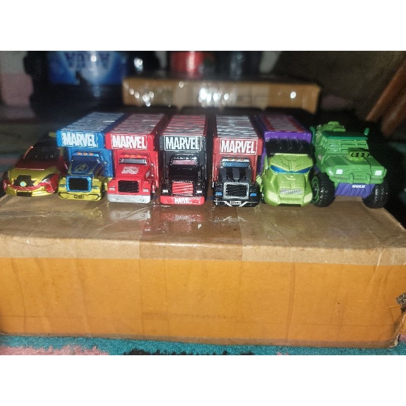 Takara Tomica Edisi Marvel Van Take all 7pcs