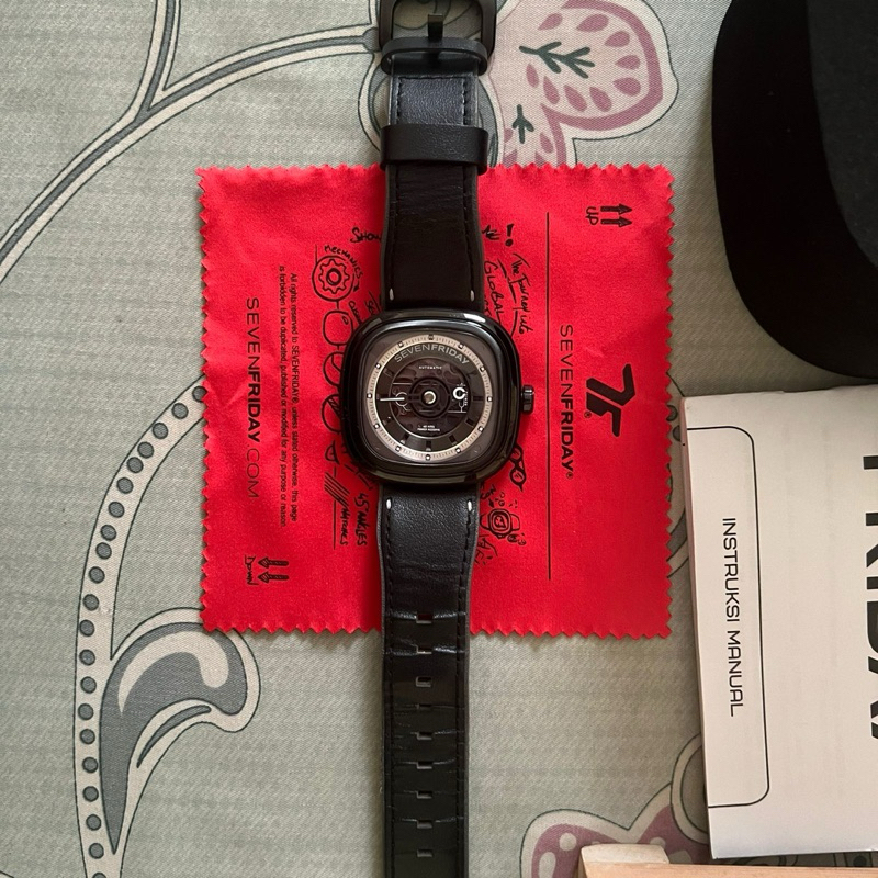 Seven Friday T1 04 Original