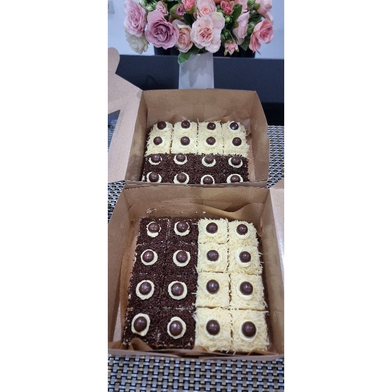 

KUE BOLU POTONG JADUL JADOEL PREMIUM COKLAT KEJU