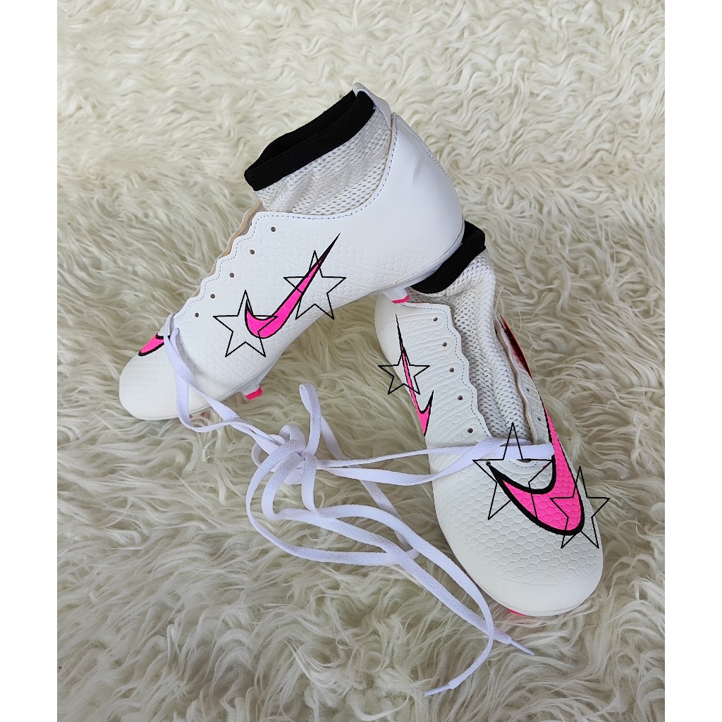 Sepatu Bola Pewarnaan Bagus Lem Kuat Rapih Dan Insol Tahan Di Segala Lapangan