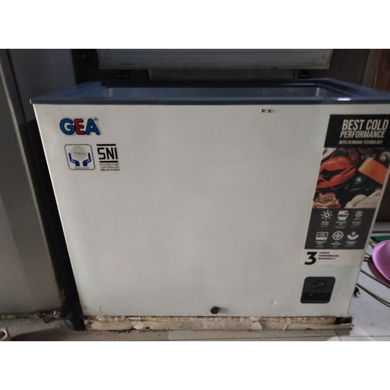 Freezer Gea bekas 200 liter