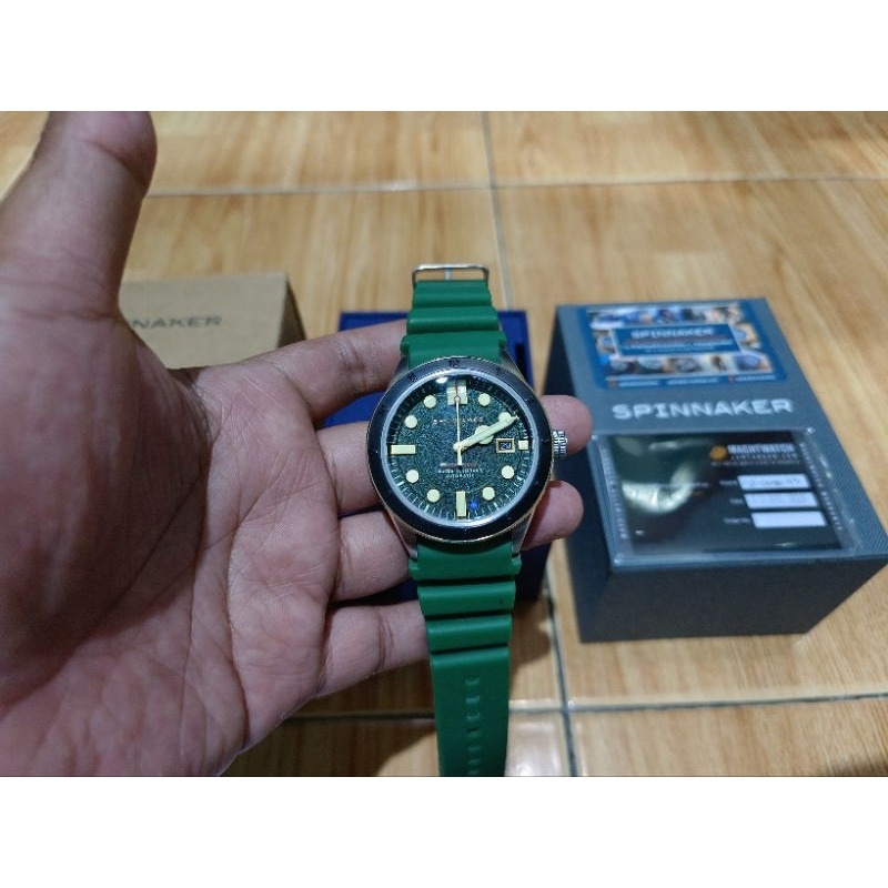 Jam tangan otomatis cowok Spinnaker SP 5096