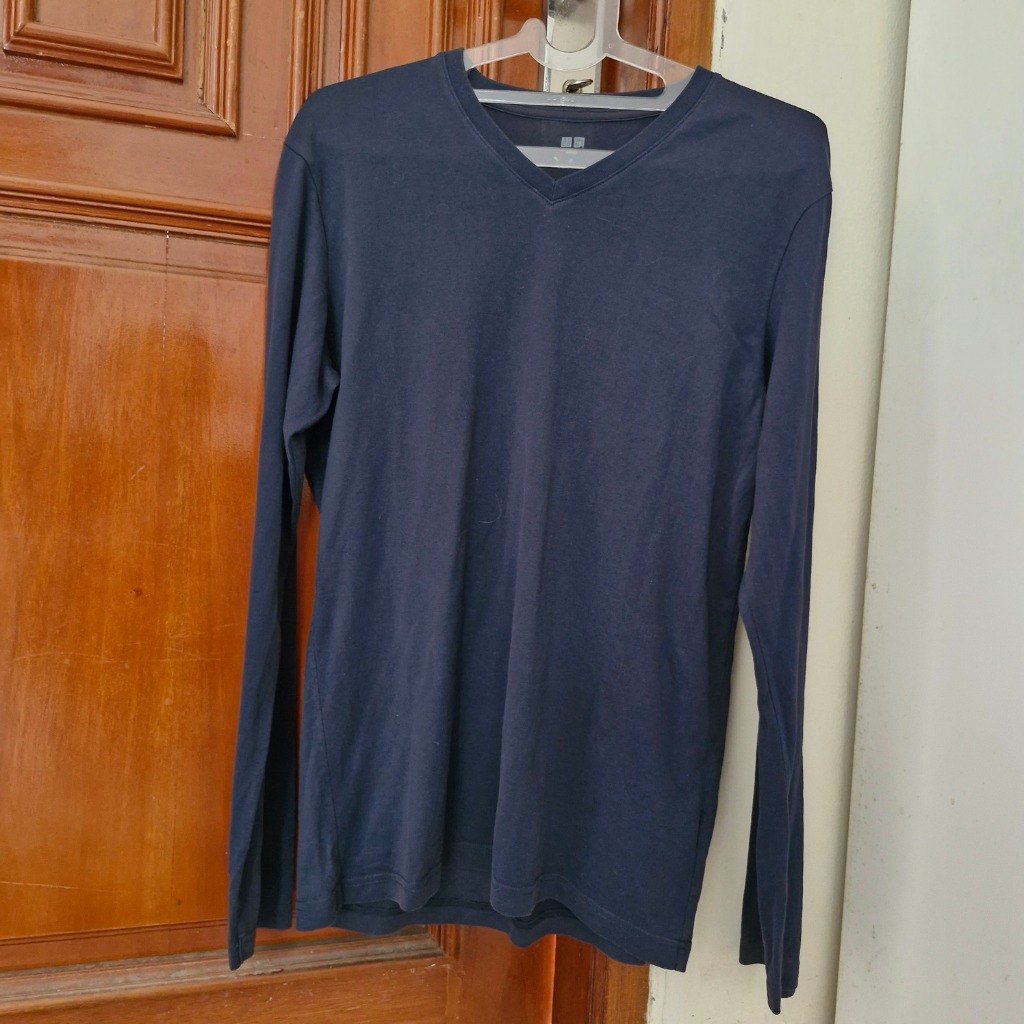 Baju Kaos Wanita/Pria Unisex UNIQLO PRELOVED Lengan Panjang