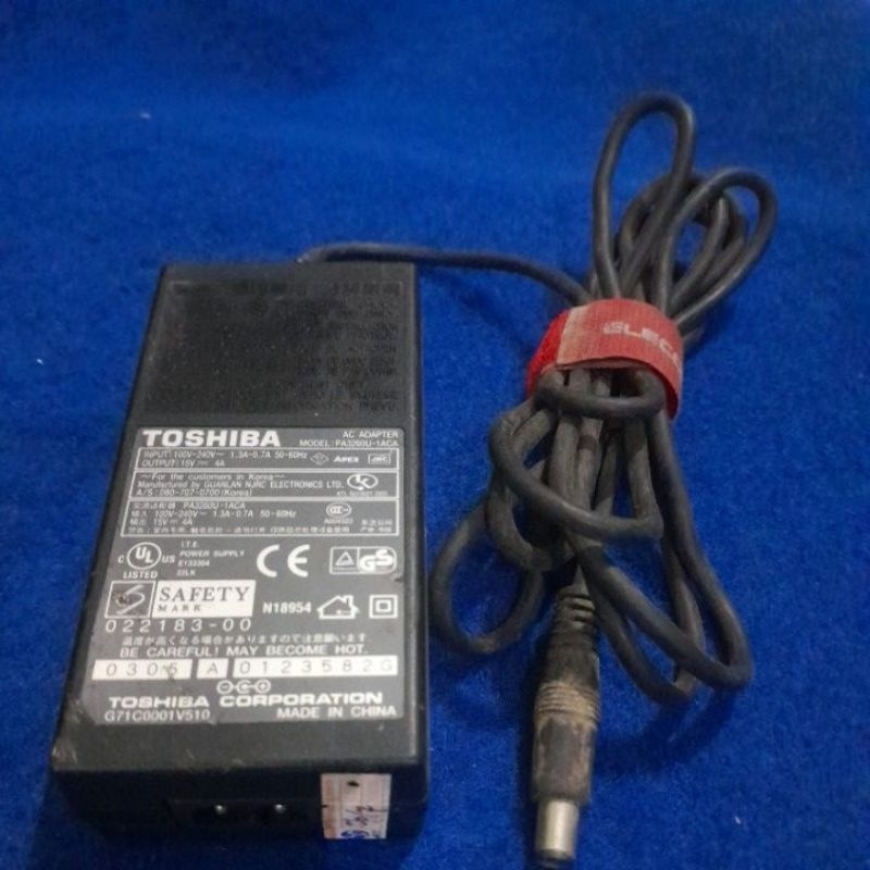 AC ADAPTER TOSHIBA CORPORATION DC 15V-4A MODEL PA3260U-1ACA SECOND NORMAL
