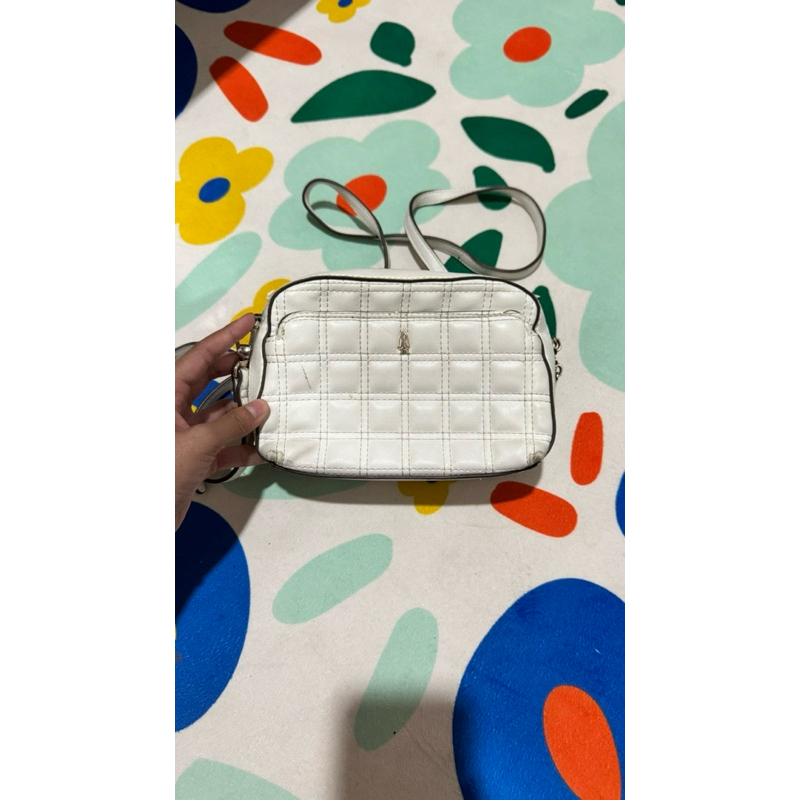 Preloved Hush Puppies sling bag (second)