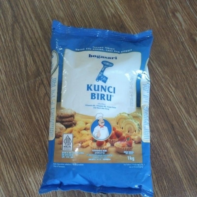 

Kunci biru bogasari 1 kg