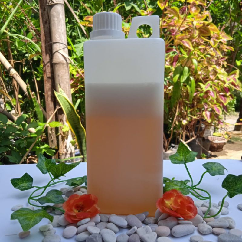 

Madu Kelengkeng Asli Ukuran 1000 gr/1 kg