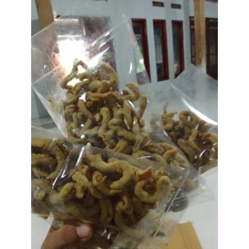 

SnackTopia~ Kripik Usus Daun Jeruk