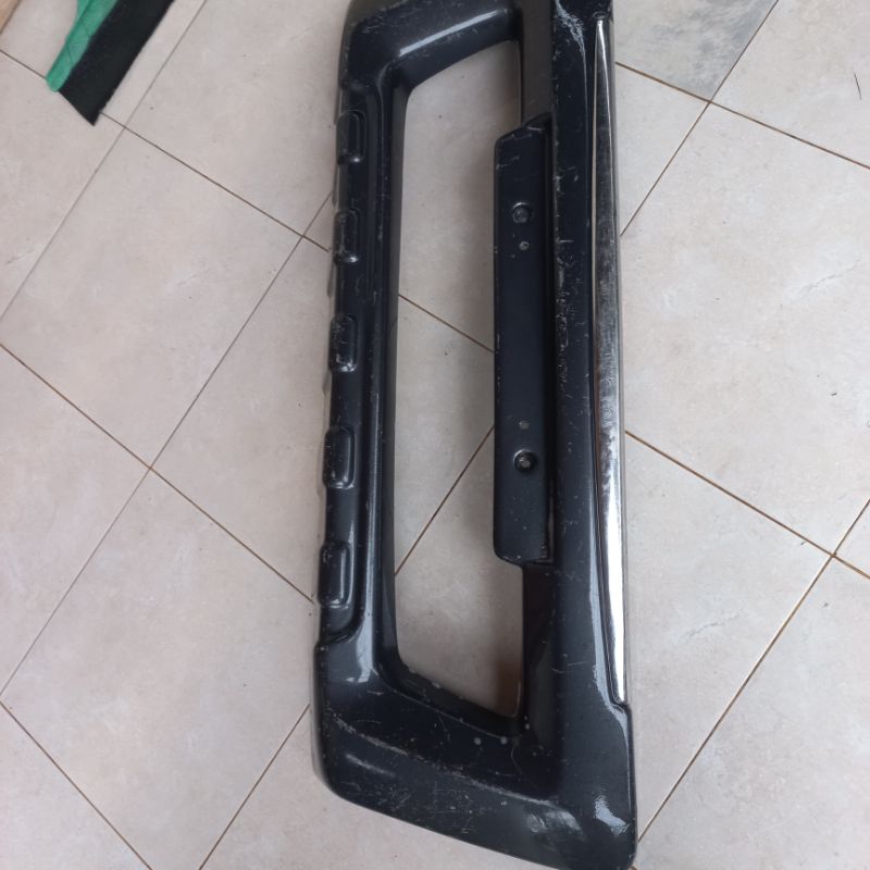 Tanduk bemper depan Mitsubishi Pajero Exceed 2010 sd 2011