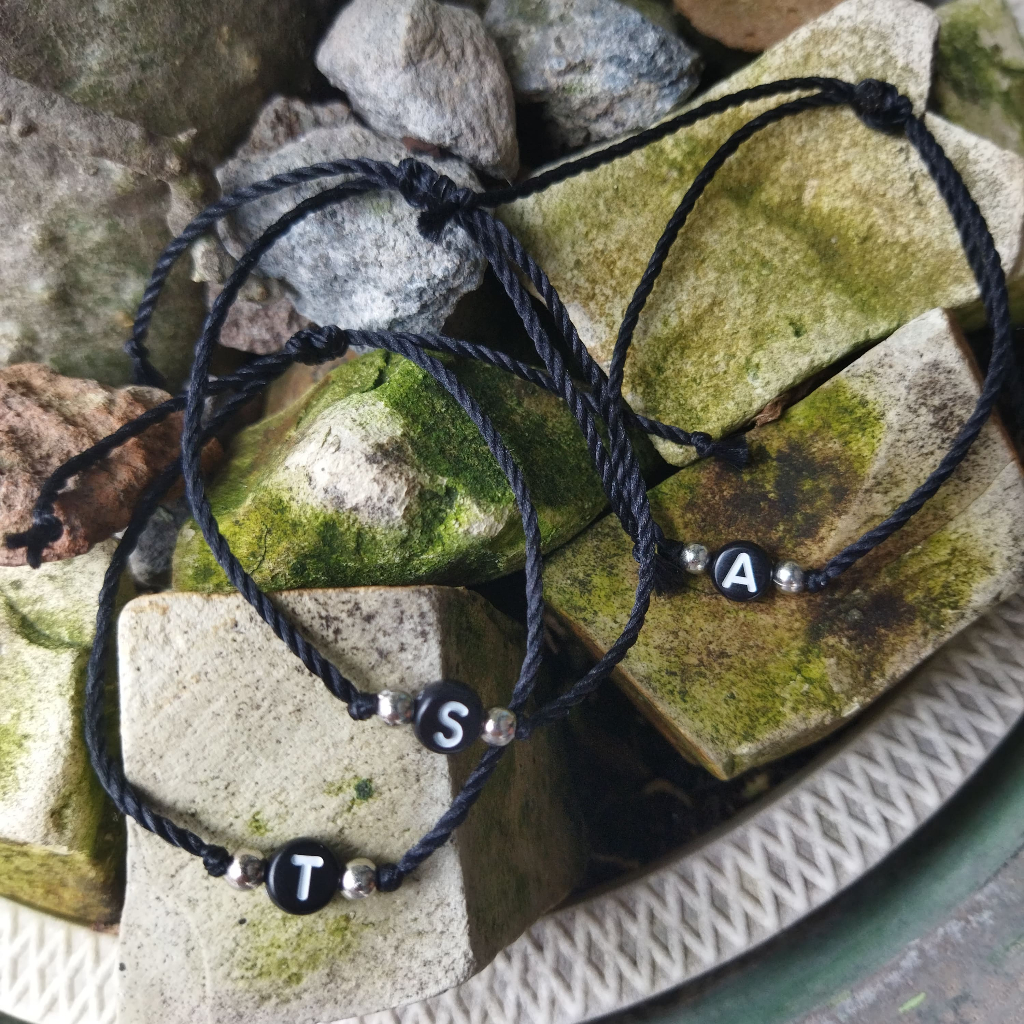 GELANG TALI SERUT INISIAL by sarta.project - GELANG INISIAL TALI MODEL SERUT - GELANG TALI HURUF INI