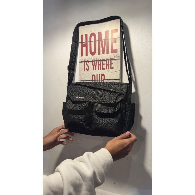 AkenoBag Tas Selempang Unisex Model Minimalis dan Ringan dengan Lapisan Tahan Air - Pria dan Wanita 