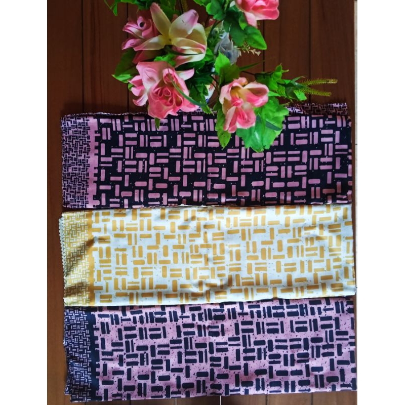 HIJAB SEGI EMPAT ALA BUTTON SCRAFT KW