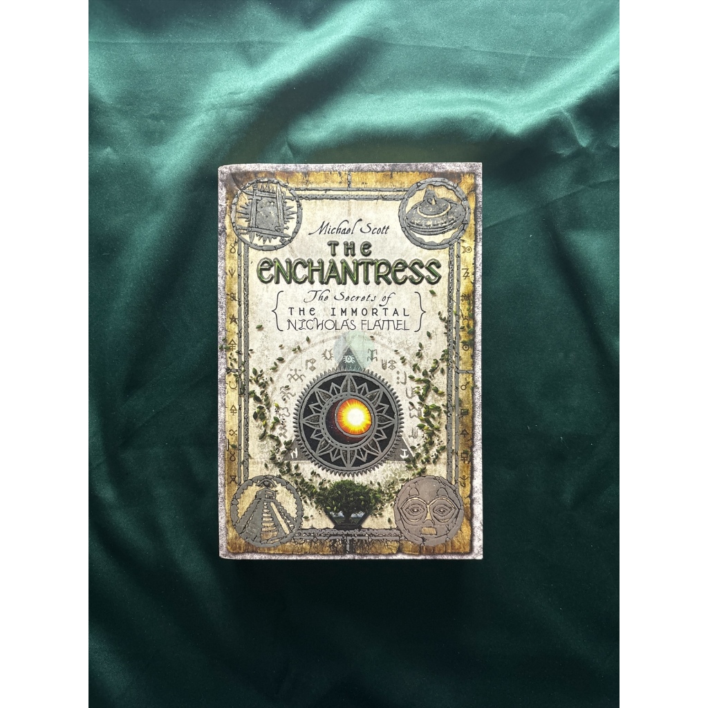 PRELOVED - Novel/Buku The Enchantress (The Secrets of the Immortal Nicholas Flamel #6) - Michael Sco