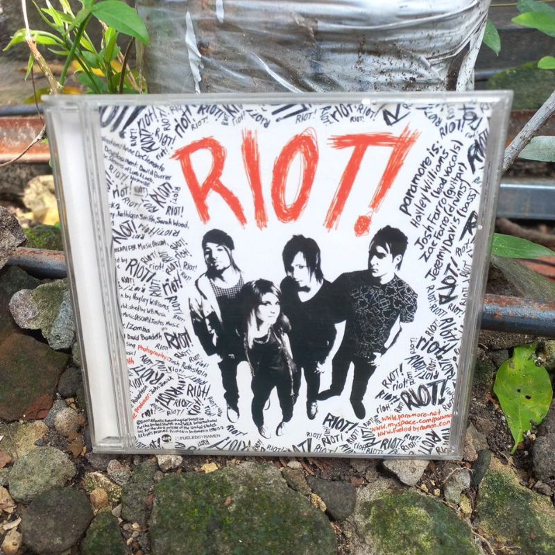 cd paramore - riot
