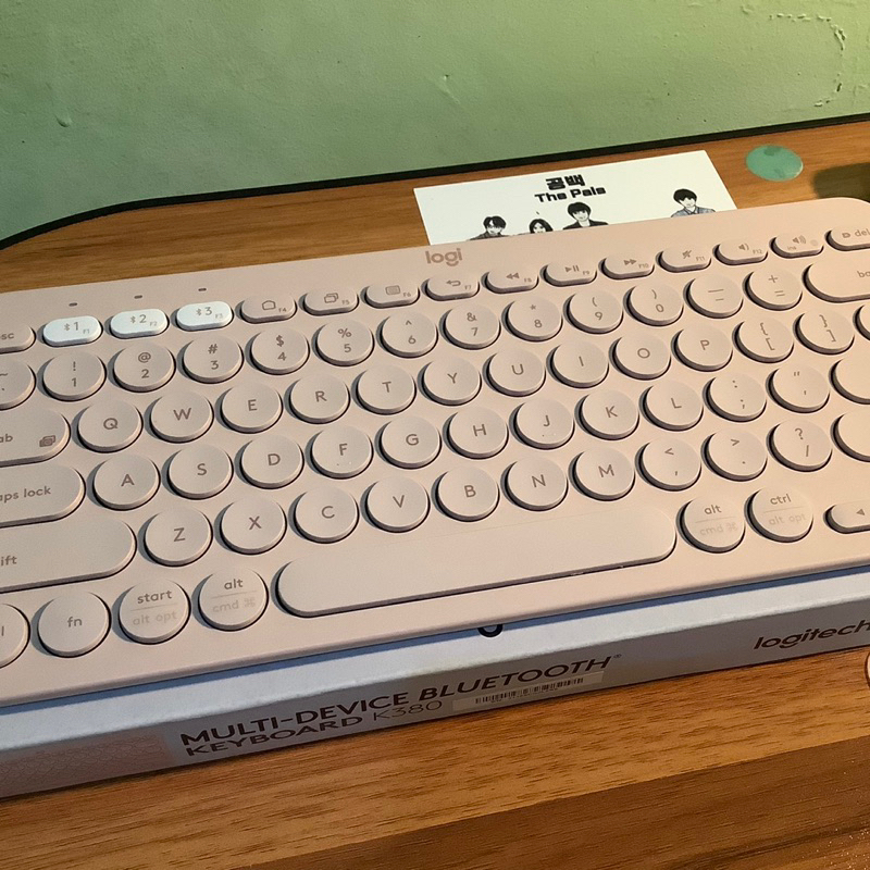 preloved | keyboard Logitech K380 pink