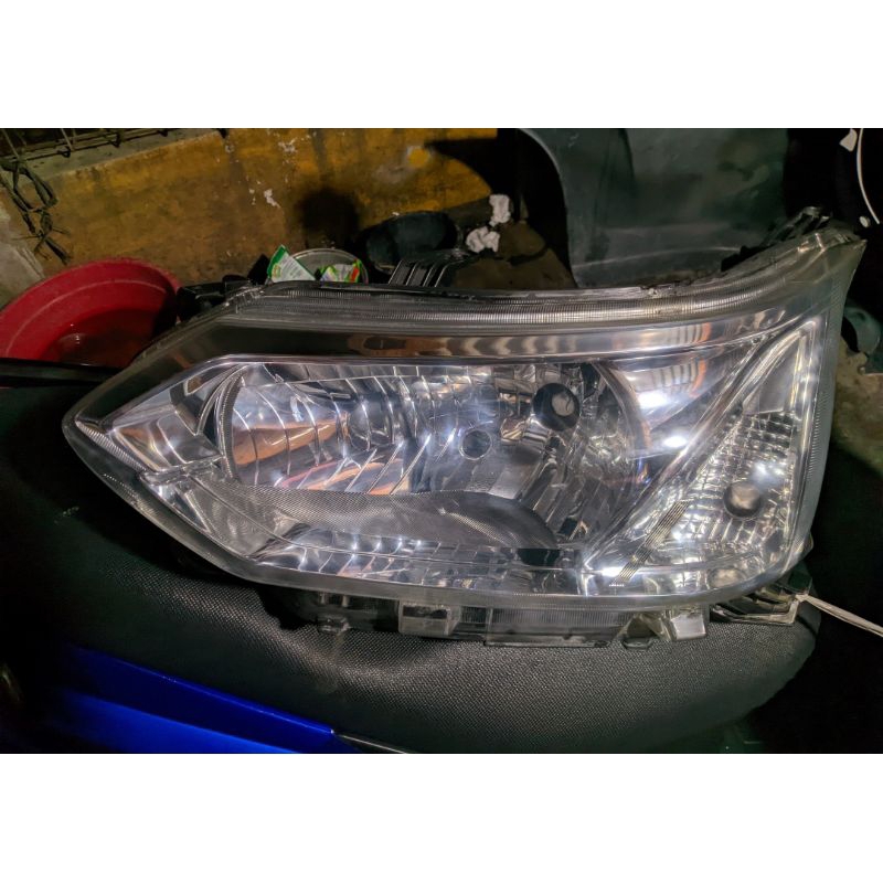 Headlamp kiri Toyota Avanza type G 2016 Original