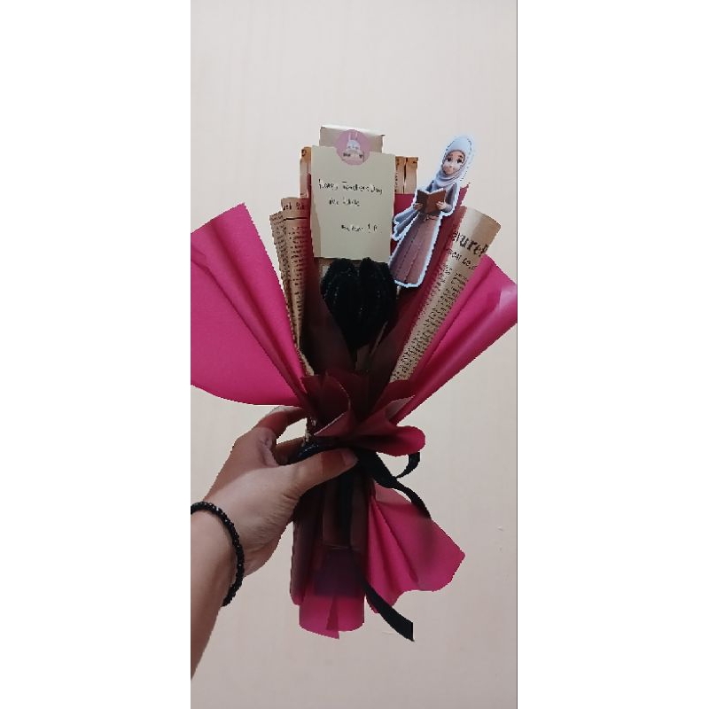 

pipe cleaner and snack bucket