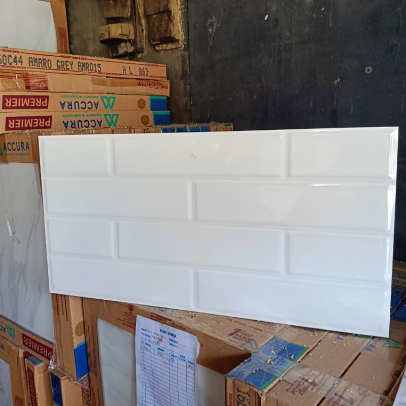 Keramik dinding 30x60 bata putih cana white kia
