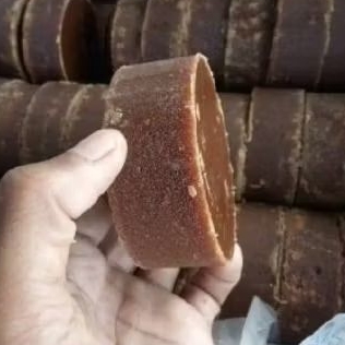 

gula aren asli no campuran ..asli dari petani aren 500 gr