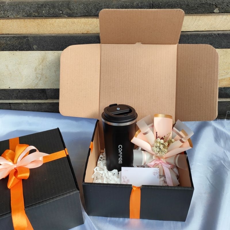 

READY / Hampers Tumbler Mug Stainless Steel tahan minuman panas dan dingin / gelas termos / termos gelas / kado ulang tahun / hadiah ulang tahun/ kado anniversary / gelas stainless steel / hampers ulang tahun