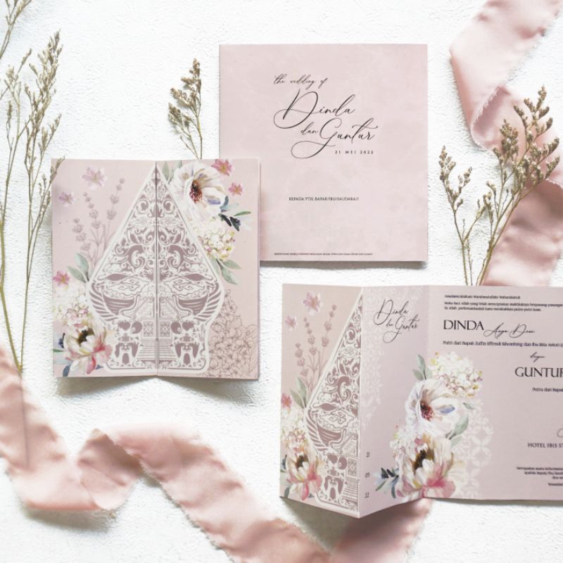 

Undangan Lipat Tengah Softcover