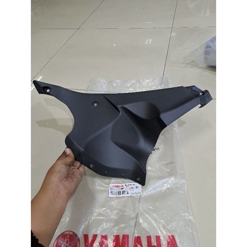 Panel1/Tebeng Dalam Sayap Kiri R15 ORIGINAL YAMAHA BK6-F836K-00