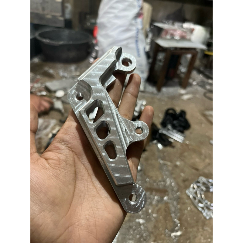 braket breket dudukan kaliper depan PCX 3piston 3 piston PNP untuk BEAT VARIO SCOOPY GENIO SPACY VAR