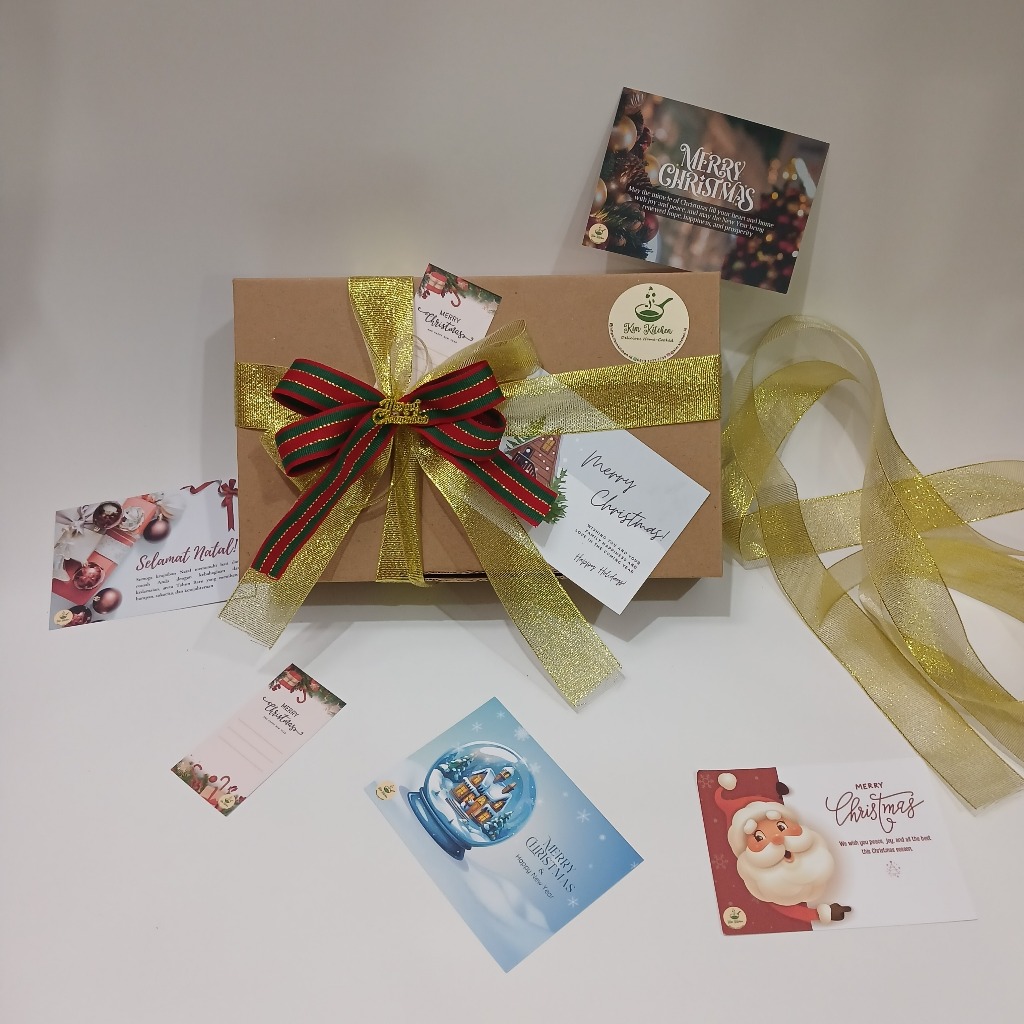 

Hamper Parcel Natal Tahun Baru - Isi Siomay Dimsum Babi Udang + Kartu Ucapan