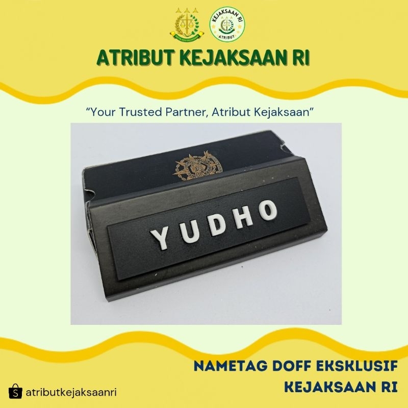 

ATRIBUT KEJAKSAAN RI - PAPAN NAMA NAMETAG EXCLUSIVE DOFF HITAM LIST PUTIH KEJAKSAAN RI