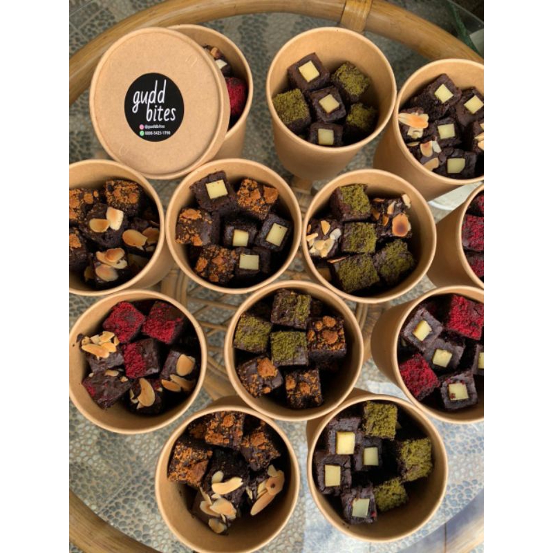 

Fudgy Brownies Bites 16oz by Guddbites (Regular/Hampers Christmas/Lebaran/Birthday, dll)