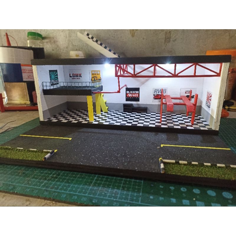 diorama bengkel berlampu skala 1/64