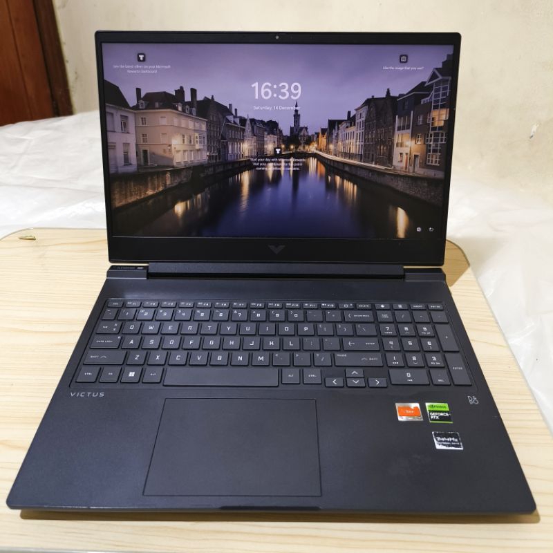 (Second) Laptop Gaming HP VICTUS 16 Ryzen 7 7840 HS  RAM 32 GB RTX 4060 8 GB SSD 1 TB