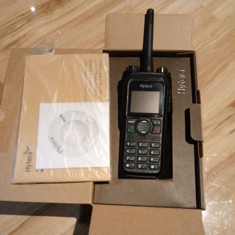 HT Hytera DIGITAL TRUNKING PORTABLE RADIO PD988 DMR Like New