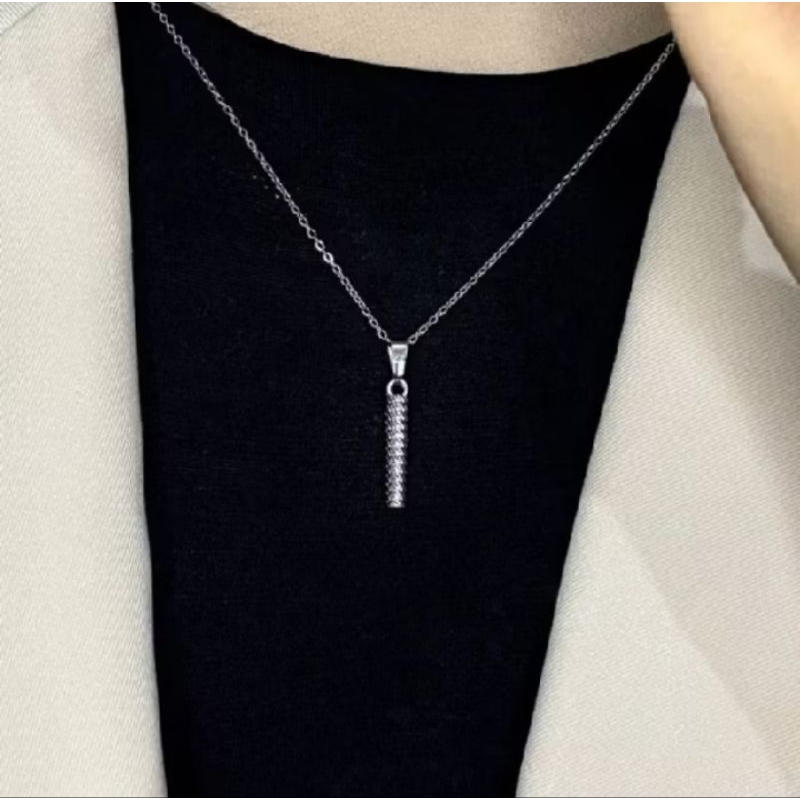 KALUNG TITANIUM SILVER PRIA DAN WANITA LIONTIN TABUNG BAMBU