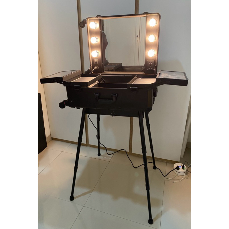 Beauty Case Koper Makeup MUA Lampu Dimmer Preloved