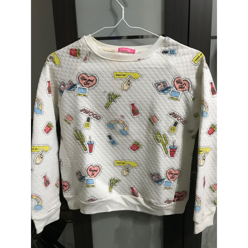 Preloved Sweater Chic Girl