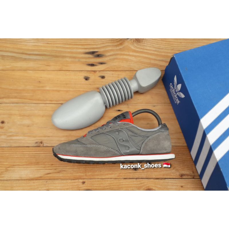 SEPATU SNEAKERS CASUAL RUNNING SAUCONY JAZZ LOW PRO ORIGINAL