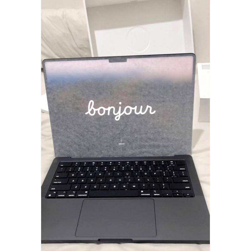 apple macbook pro 14”
