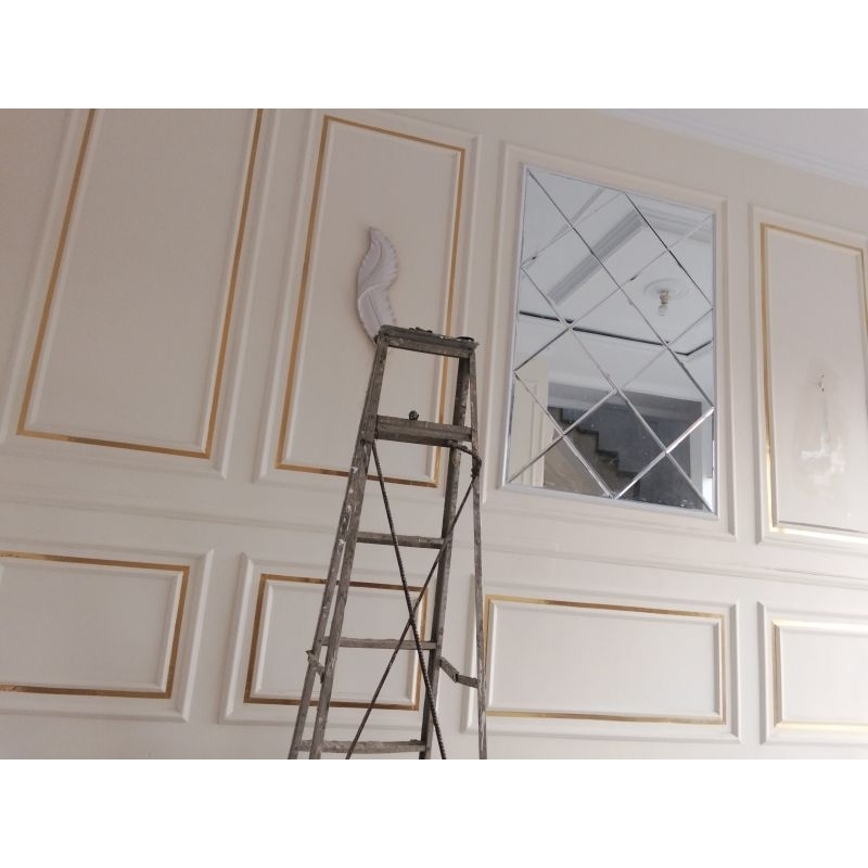 lis molding dinding terpasang