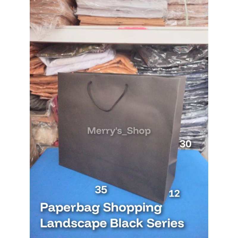 

Paperbag Shopping Landscape Black Series (35.12.30)